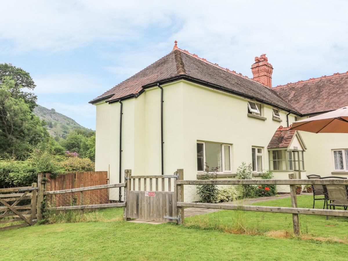 Gardener'S Cottage 랜드린도드웰스 외부 사진